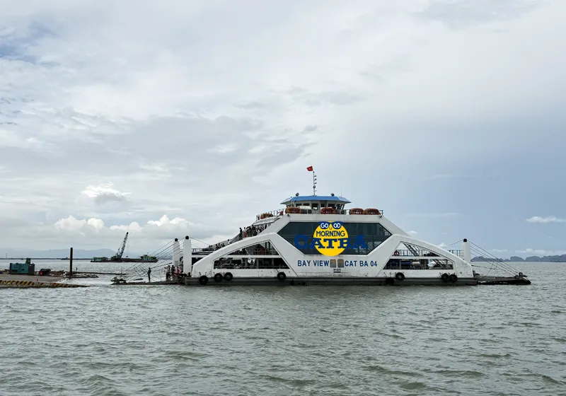 Fast ferry from Hai Phong to Cat Ba Island for travelers coming from Ninh Binh
