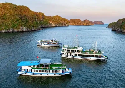 Lan Ha Bay tour from Cat Ba – kayaking, boat trip and limestone islands