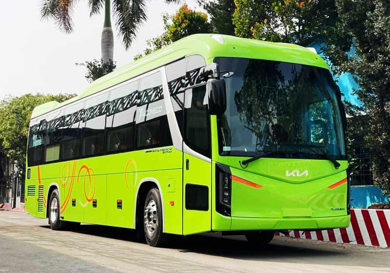 Hue to Hanoi Bus