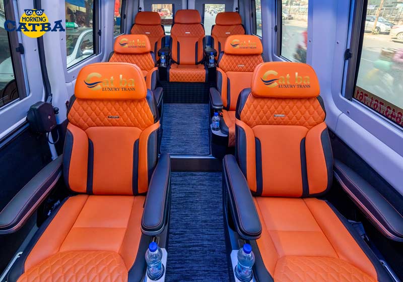 Nội thất xe Limousine Hà Nội đi Cát Bà