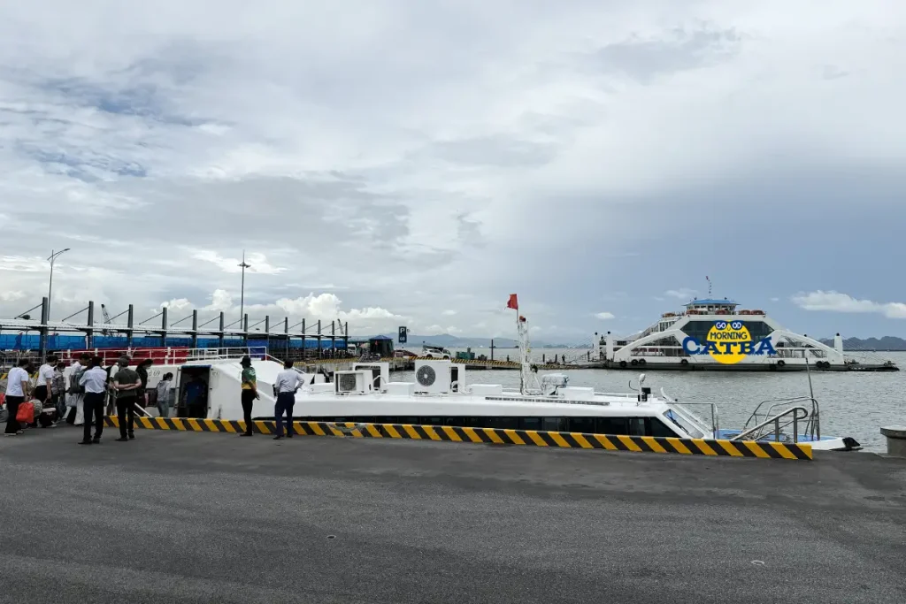 Tầu cao tốc đi Cát Bà từ bến Đồng Bài