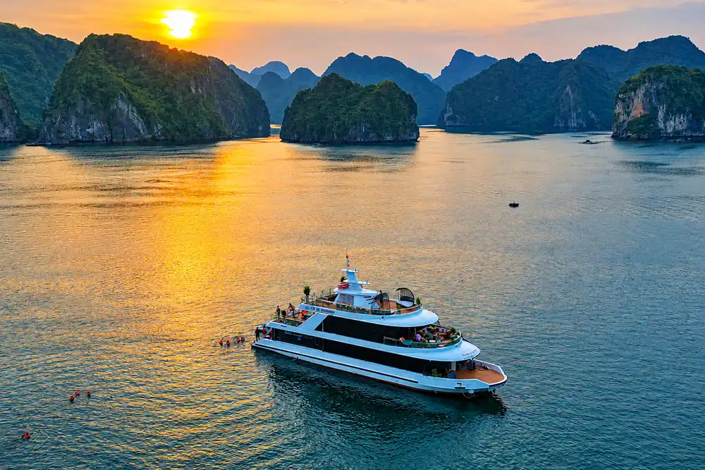 Lan ha bay tour from hanoi